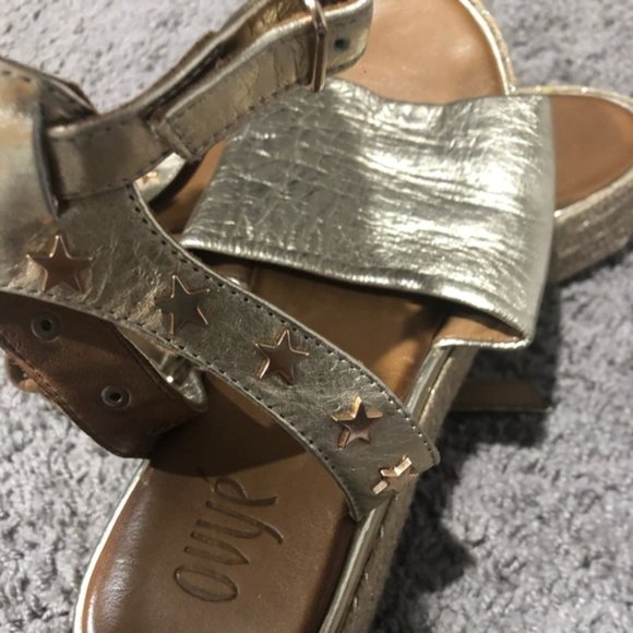 Gorgeous Ovye Embellished Platform Espadrilles - Picture 4 of 6